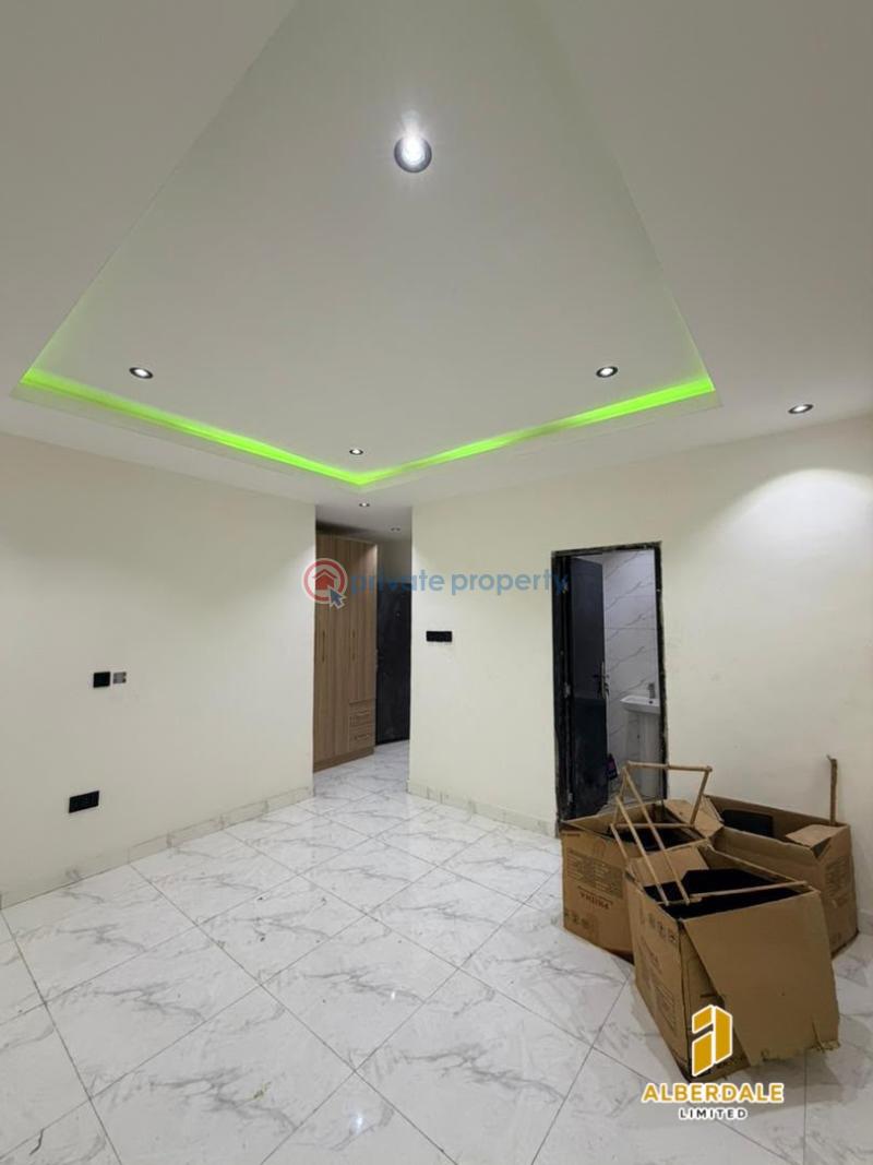 3 bedroom Flat & Apartment For Sale Gbagada Lagos - 2