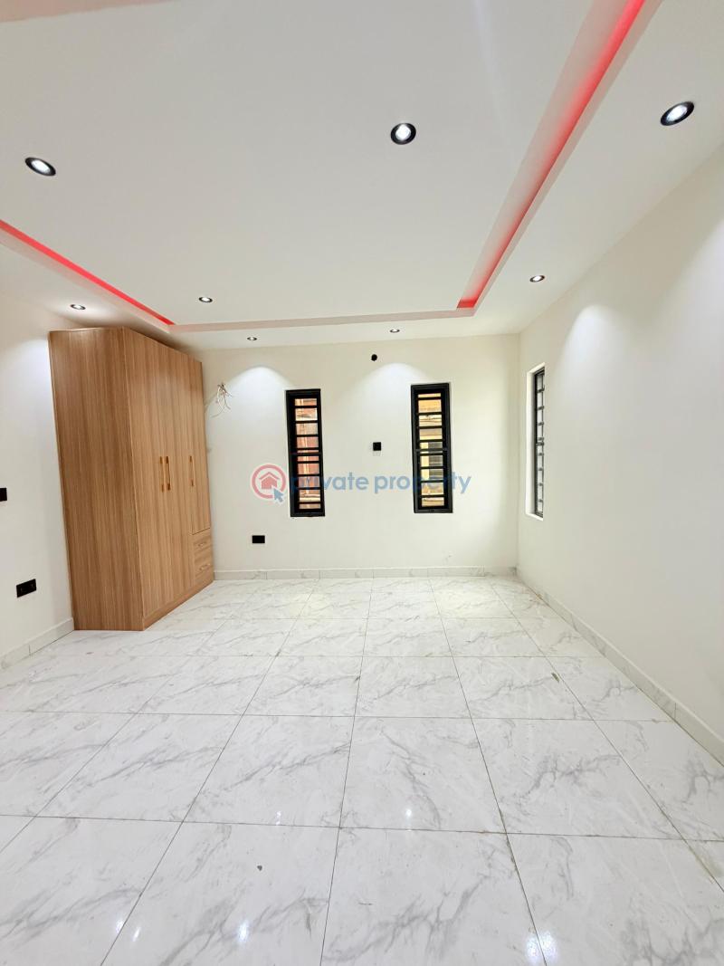 3 bedroom Block Of Flats For Sale Gbagada Lagos - 3