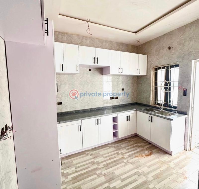 3 bedroom Flat & Apartment For Sale Airport Road Lugbe Abuja Phase 4  - 1