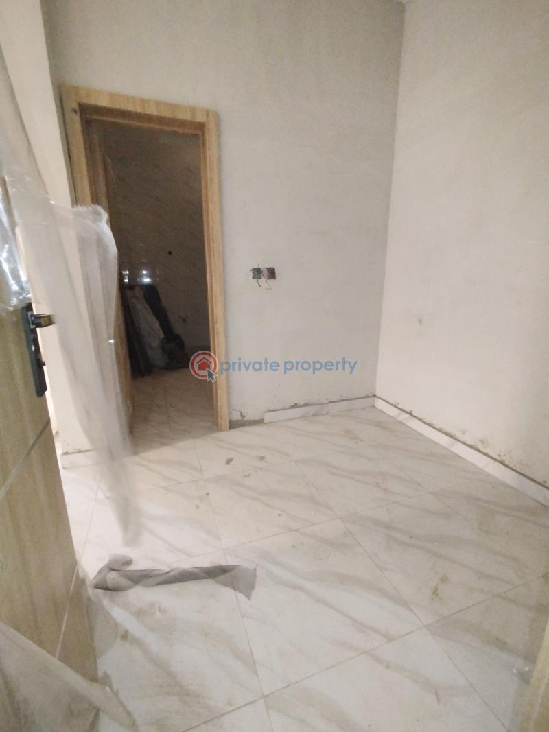 3 bedroom Block Of Flats For Sale Yaba Lagos - 4