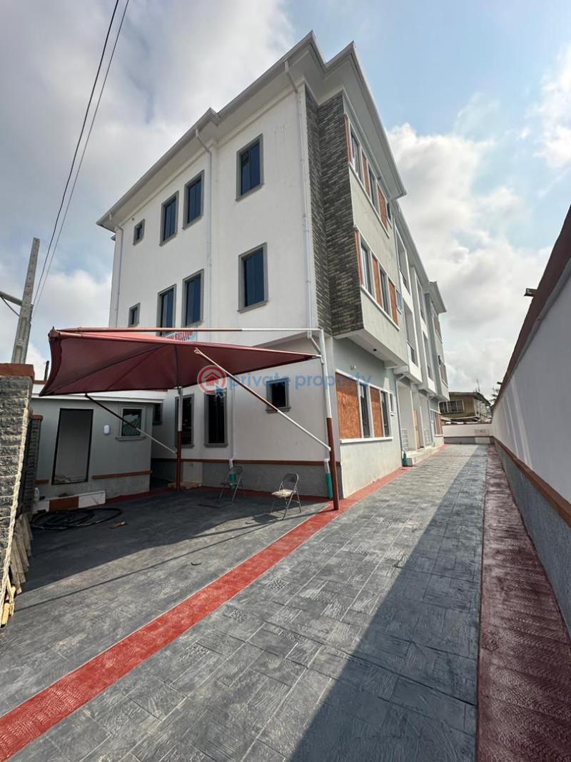 Newly built 3 bedroom apartments - 1 3 bedroom Block Of Flats For Sale Surulere Lagos - 1