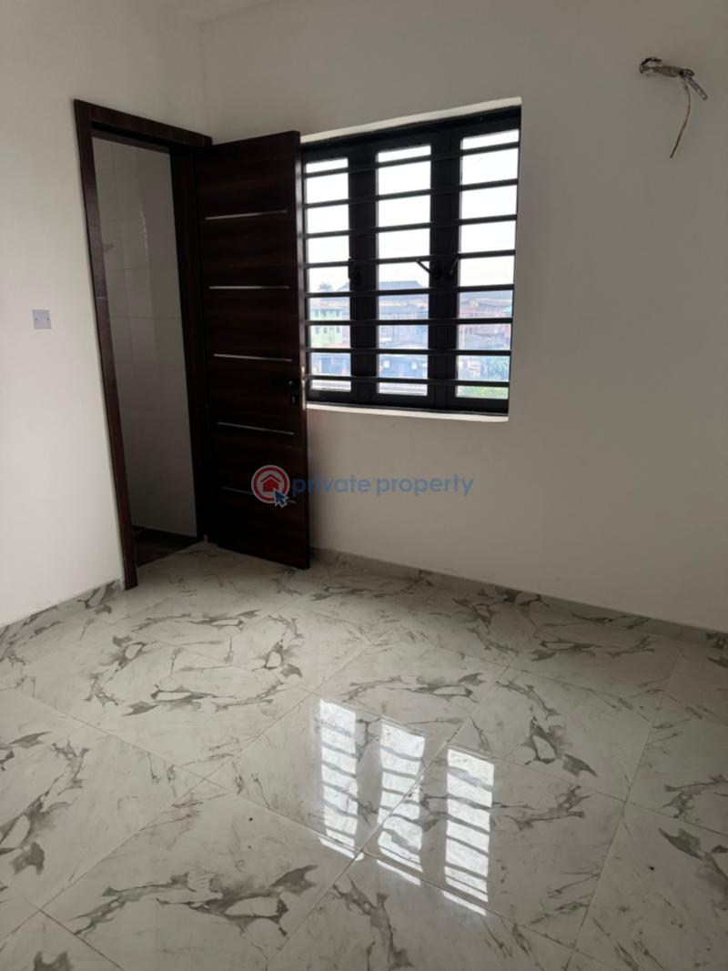 3 bedroom Block Of Flats For Sale Olaleye New Town Estate Alaka/Iponri Surulere Lagos - 10
