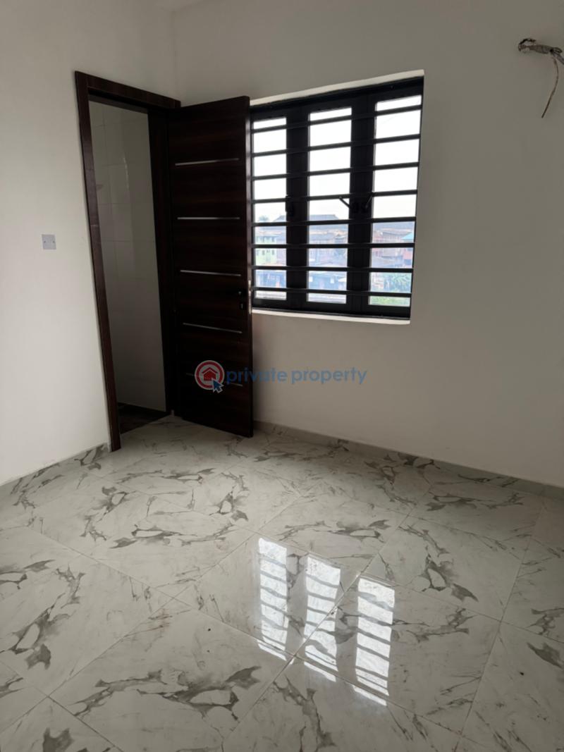 3 bedroom Block Of Flats For Sale Olaleye New Town Estate Alaka/Iponri Surulere Lagos - 8