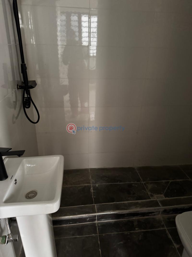 3 bedroom Block Of Flats For Sale Olaleye New Town Estate Alaka/Iponri Surulere Lagos - 15