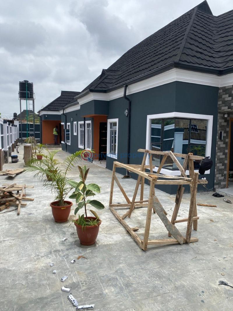 3 bedroom Detached Bungalow For Sale Elebu Akala Express Ibadan Oyo - 6