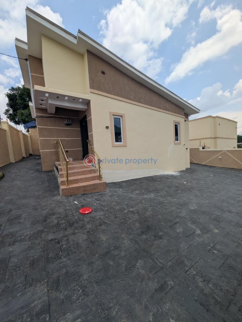 House For Sale Located At Monatan, At The Back Of Owu Crown Hotel & Baptist Church, Iwo Road, Ibadan Ibadan Oyo - 11