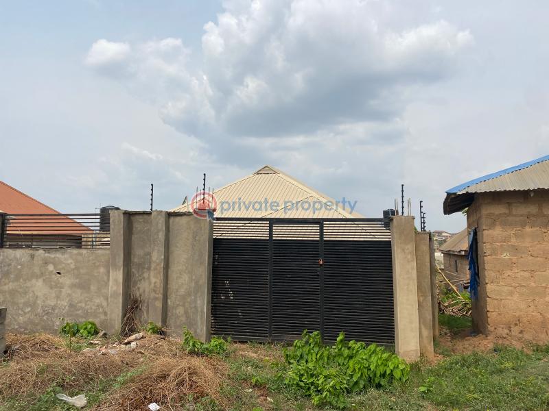 3 bedroom Detached Bungalow For Sale Diamond Estate, Apete Awotan Ibadan Polytechnic/University of Ibadan Oyo - 1