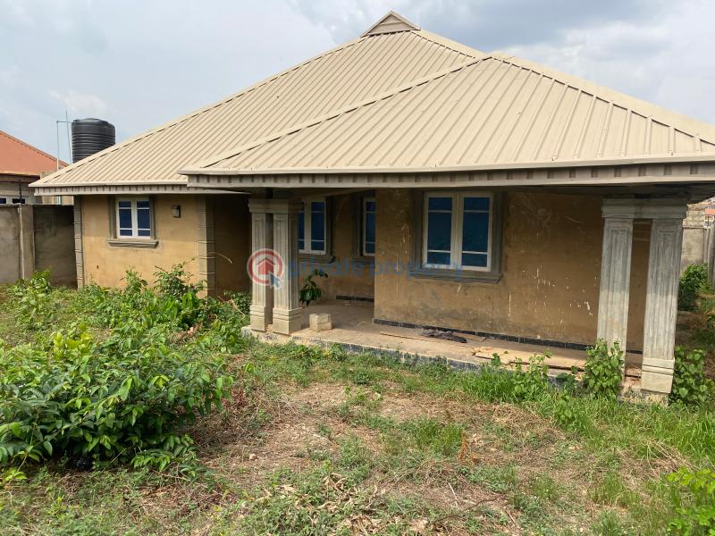 3 bedroom Detached Bungalow For Sale Diamond Estate, Apete Awotan Ibadan Polytechnic/University of Ibadan Oyo - 2