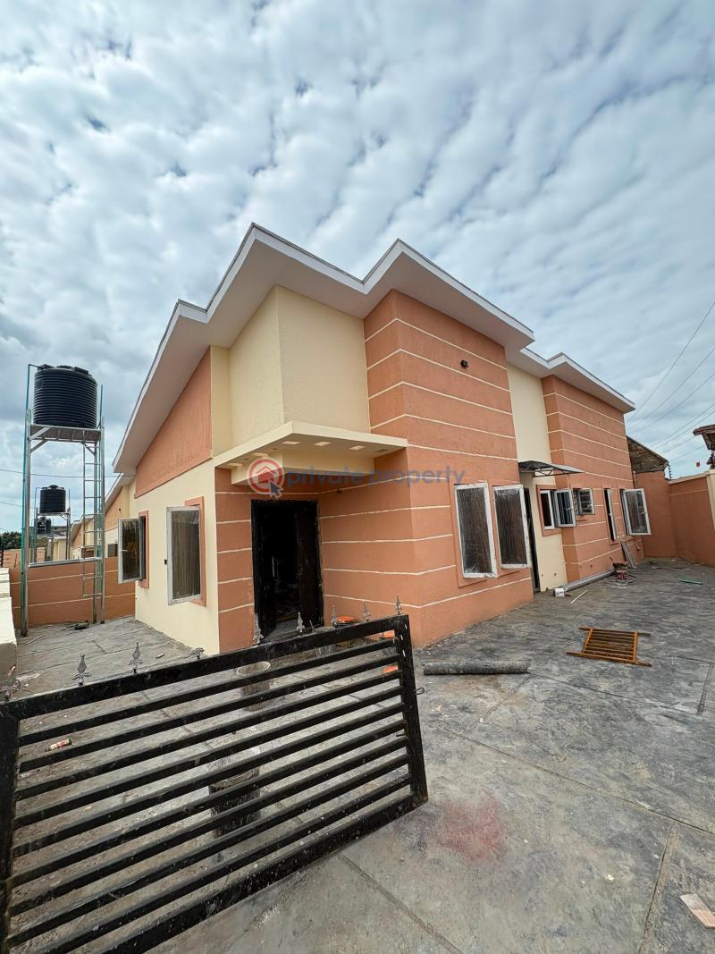 3 bedroom Detached Bungalow For Sale Iwo Road Ibadan Oyo - 2