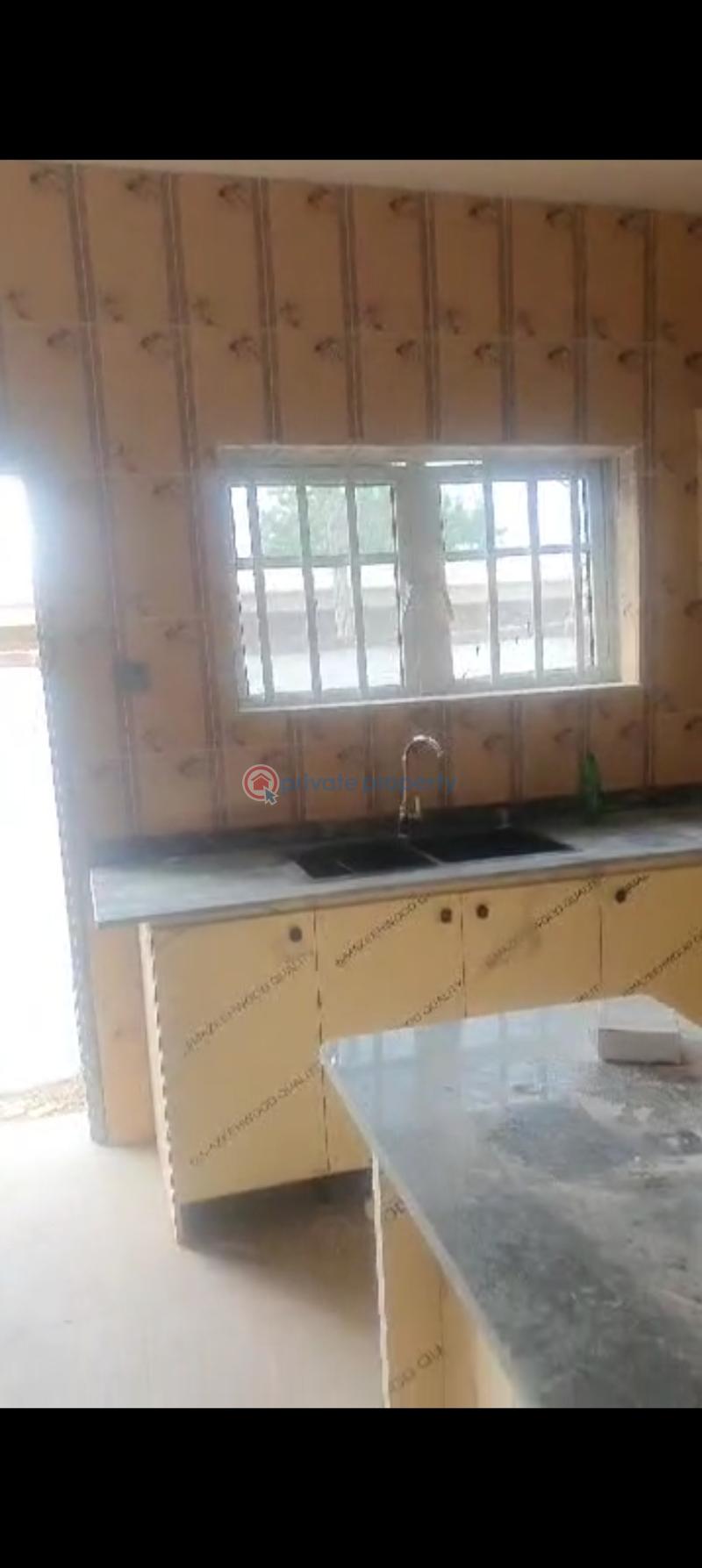 House For Rent At Ladosu Crescent Ikolaba Gra Ibadan Ibadan Oyo - 0