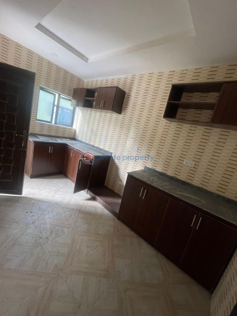 3 bedroom Block Of Flats For Rent Johnson Awe Street, Oluyole Extension Oluyole Estate Ibadan Oyo - 1