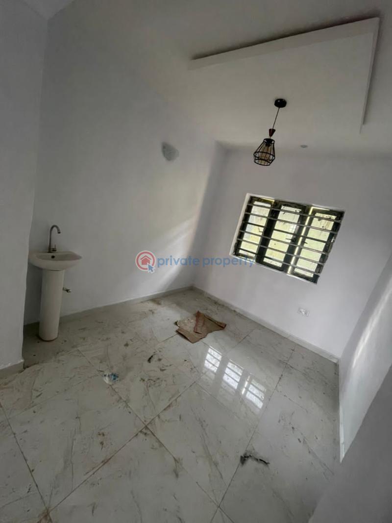 3 bedroom Block Of Flats For Rent Johnson Awe Street, Oluyole Extension Oluyole Estate Ibadan Oyo - 11