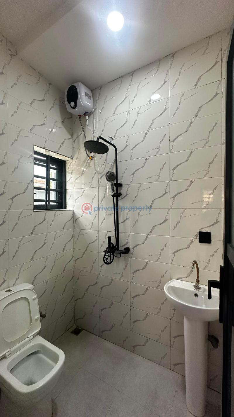 House For Sale Less Than 1 Min Drive To The Express. Ifesowapo Street, Akala Express, Ibadan. Ibadan Oyo - 14