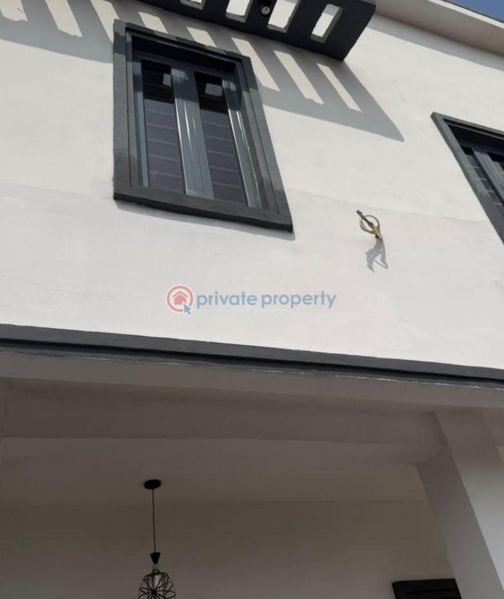 3 bedroom Detached Duplex For Sale Omole Phase 2, Ikeja, Lagos. Magodo Isheri Ikeja Lagos - 1