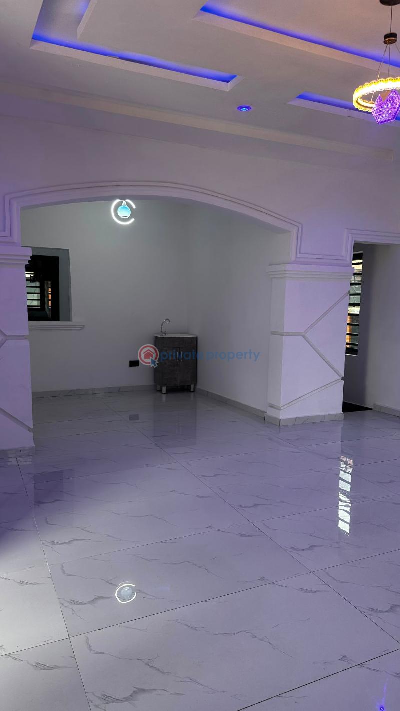 House For Sale Less Than 1 Min Drive To The Express. Ifesowapo Street, Akala Express, Ibadan. Ibadan Oyo - 7