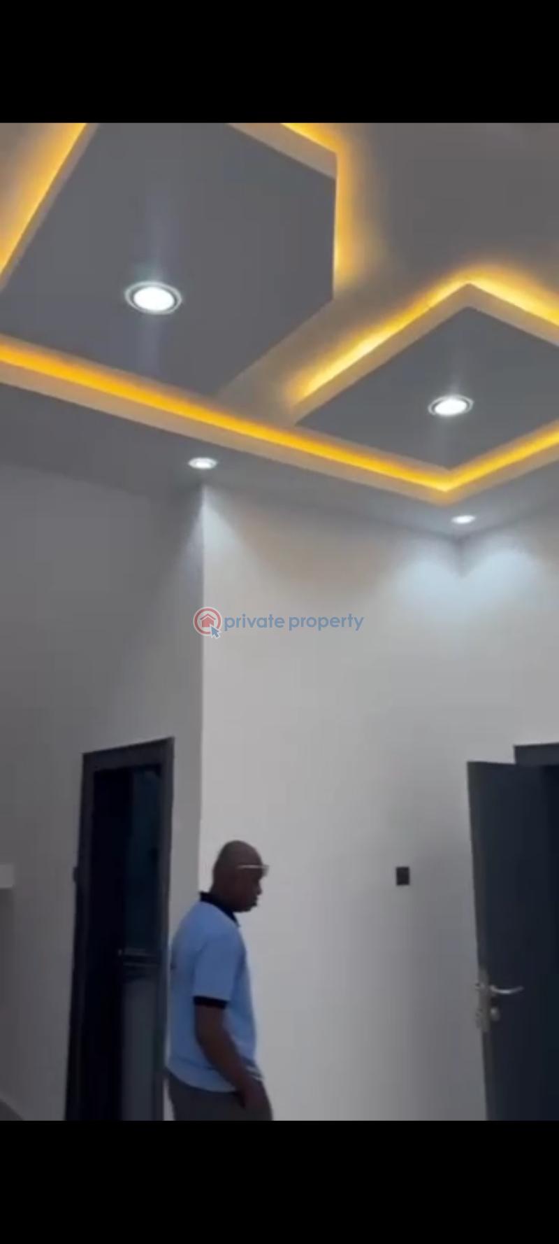 3 bedroom Block Of Flats For Rent Pedro Gbagada Ifako-Gbagada Lagos - 0
