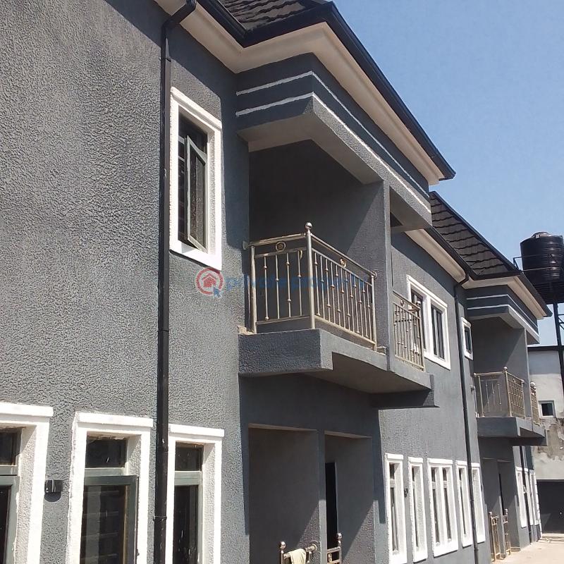 3 bedroom Mini Flat For Rent Vanguard Opp International Airport Asaba Asaba Delta - 0