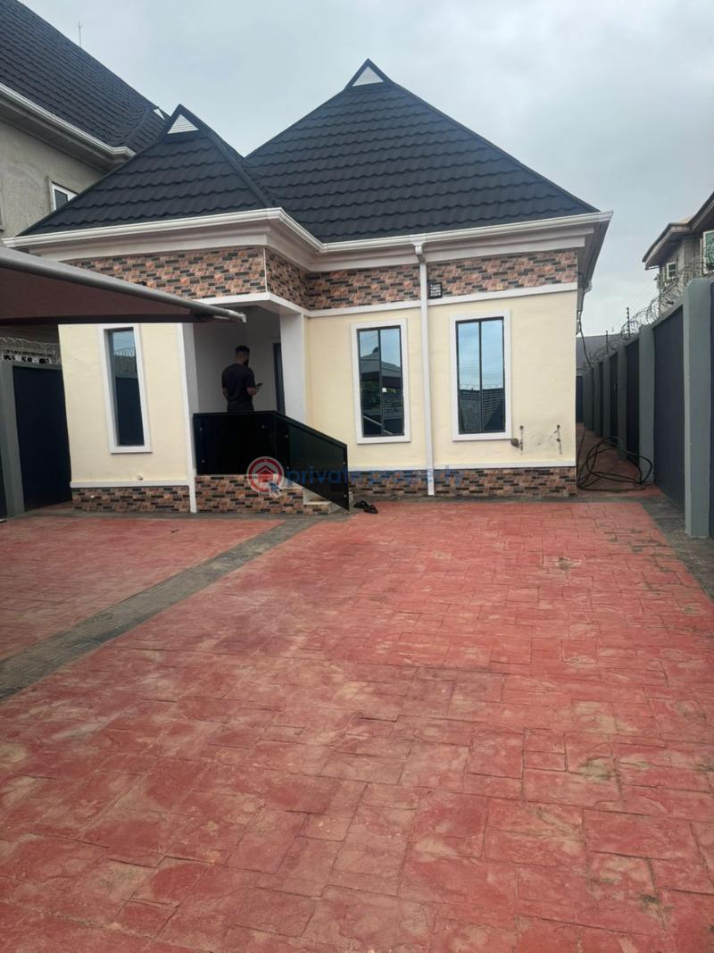 3 bedroom Detached Bungalow For Rent Abiola Farm Estate Ayobo Ipaja Road Lagos Ayobo Ipaja Lagos - 0