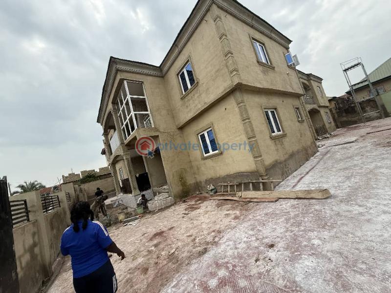 Newly built 3bedroom all ensuite with all facilities in place at heritage estate akala express - 3 3 bedroom Block Of Flats For Rent Heritage Estate, Akala Express Akala Express Ibadan Oyo - 3