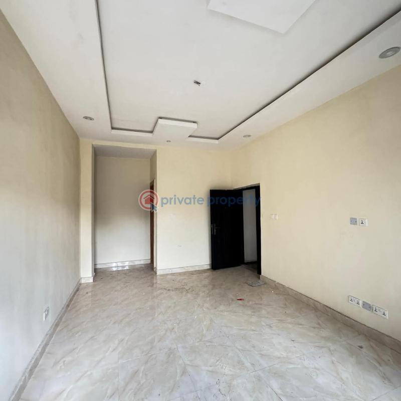 3 bedroom Flat & Apartment For Sale Yaba Lagos - 9