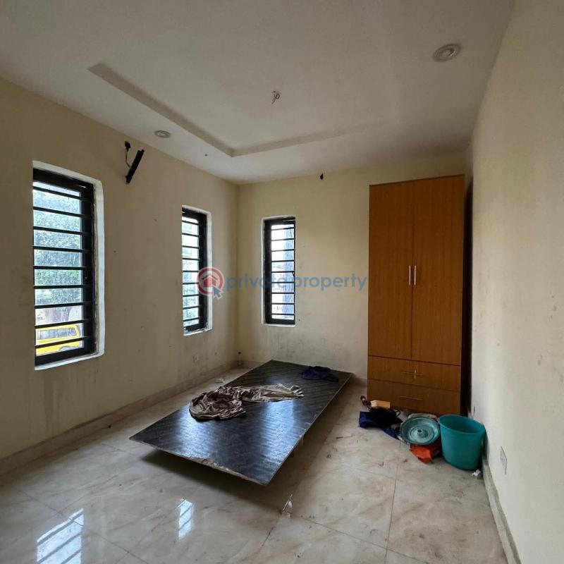 3 bedroom Flat & Apartment For Sale Yaba Lagos - 2