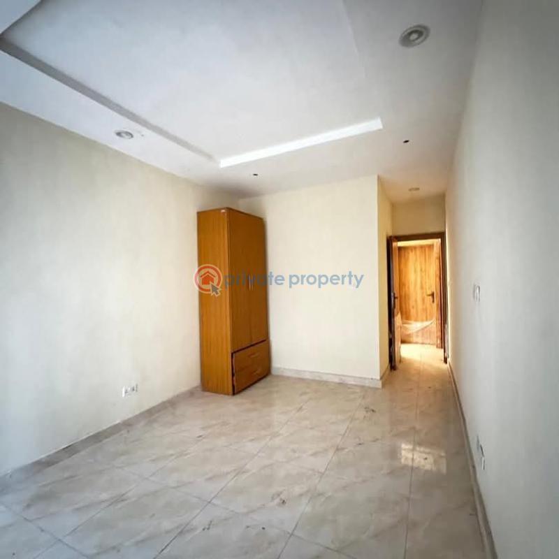 3 bedroom Flat & Apartment For Sale Yaba Lagos - 3
