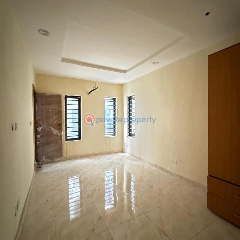 3 bedroom Flat & Apartment For Sale Yaba Lagos - 11