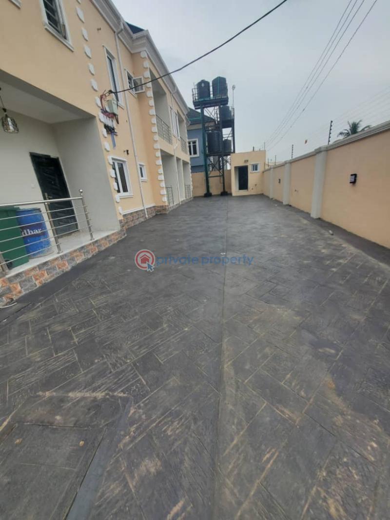 2 bedroom Block Of Flats For Rent Harmony Estate Alimosho Lagos - 5