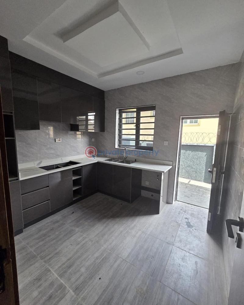 3 bedroom Semi detached Duplex For Sale Magodo Gra Phase 2 Kosofe/Ikosi Lagos - 2