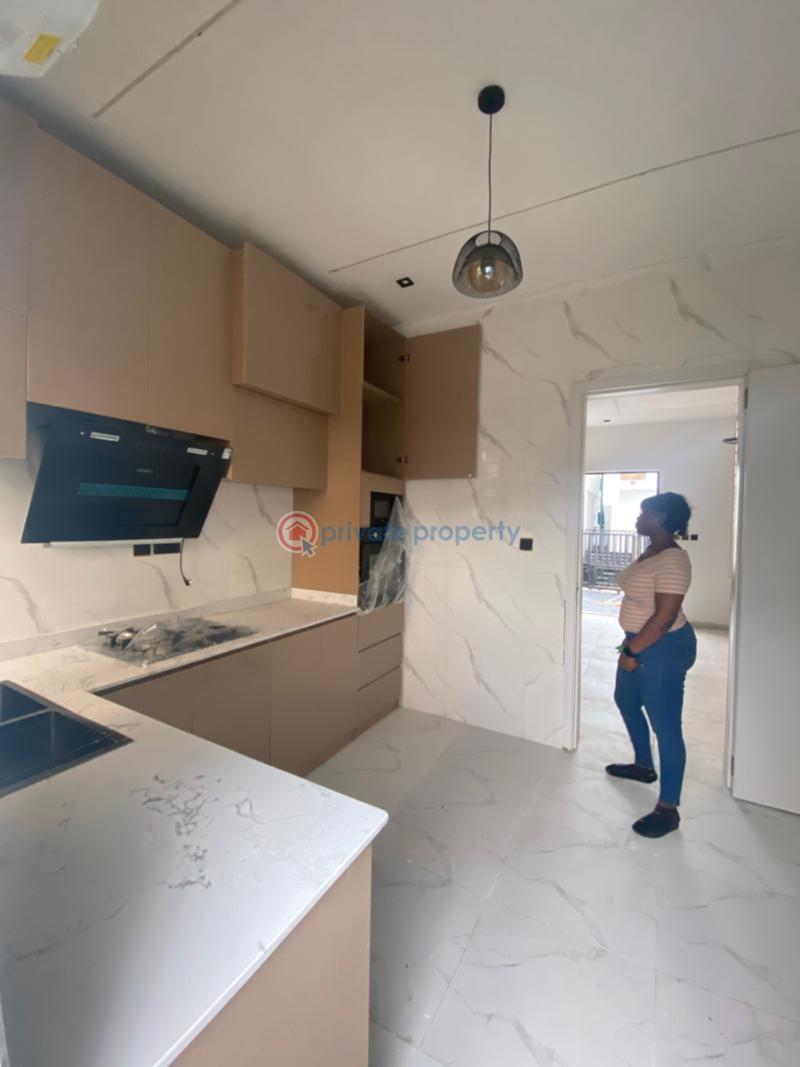 4 bedroom Semi detached Duplex For Sale Ikota G.r.a Lagos State. Ikota Lekki Lagos - 15