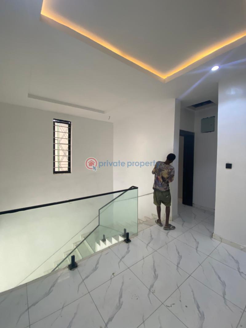 4 bedroom Semi detached Duplex For Sale Ikota G.r.a Lagos State. Ikota Lekki Lagos - 6