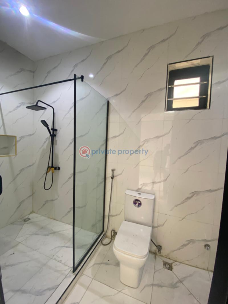 4 bedroom Semi detached Duplex For Sale Ikota G.r.a Lagos State. Ikota Lekki Lagos - 3