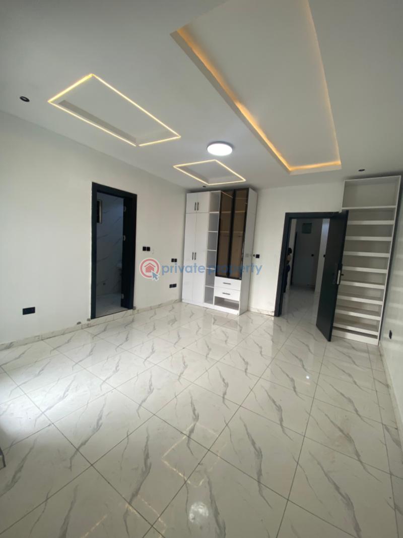 4 bedroom Semi detached Duplex For Sale Ikota G.r.a Lagos State. Ikota Lekki Lagos - 2