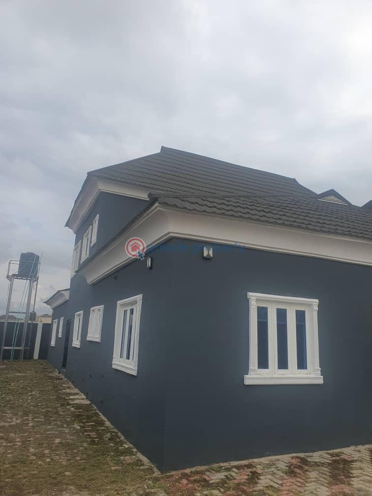 4 bedroom Detached Bungalow For Sale Akoto Estate Elebu Akala Express Ibadan Oyo - 1