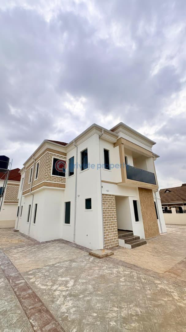 4 bedroom Detached Duplex For Sale Kolapo Ishola Gra Akobo Ibadan Oyo - 13