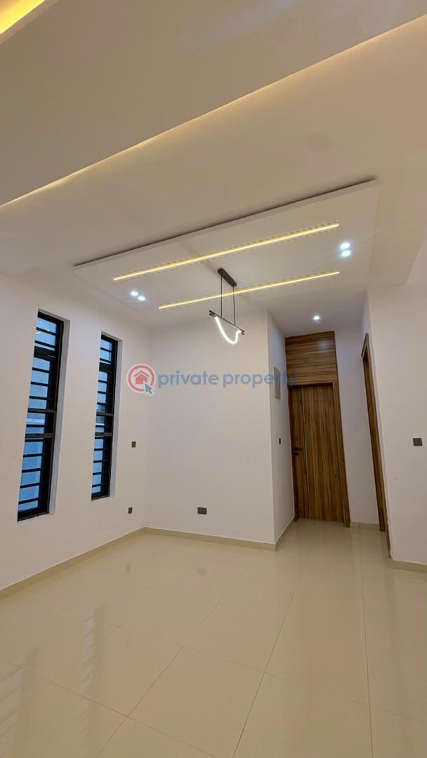 House For Sale Oke’badan Estate, Akala Way, Akobo, Ibadan  Ibadan Oyo - 2