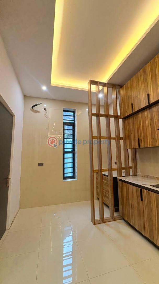 House For Sale Oke’badan Estate, Akala Way, Akobo, Ibadan Ibadan Oyo - 8