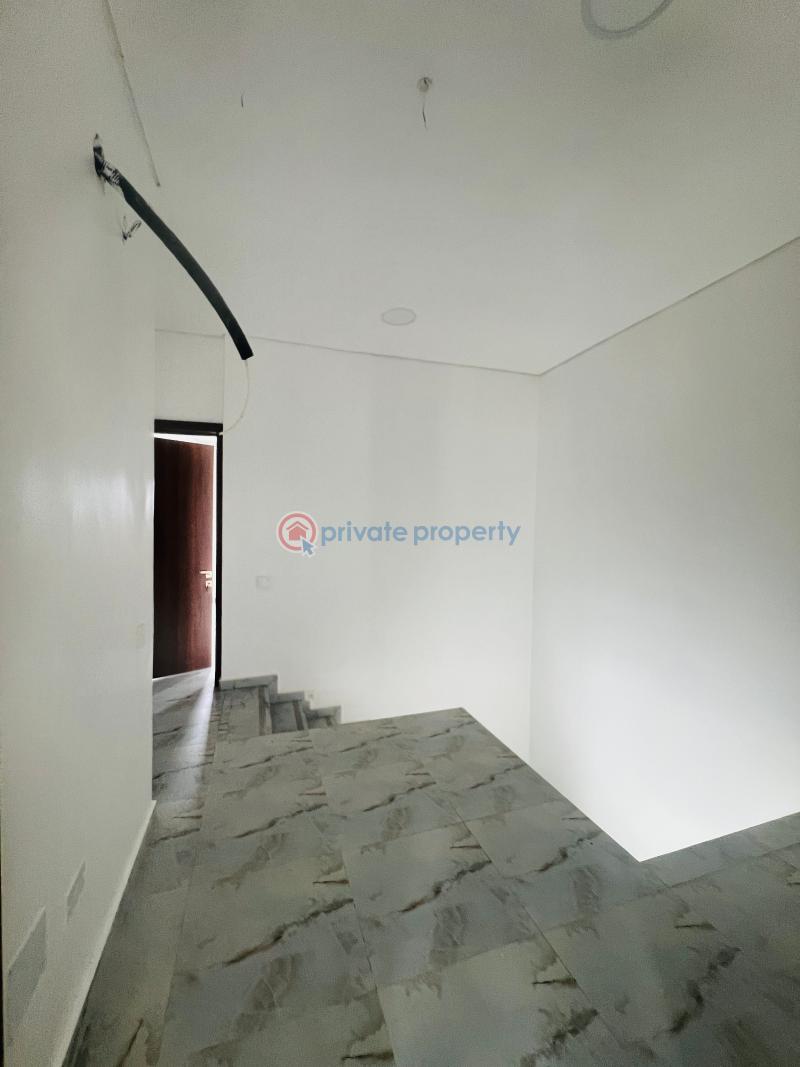 4 bedroom Semi detached Duplex For Sale Off Aldmiralty Way Lekki Phase 1 Lagos - 16