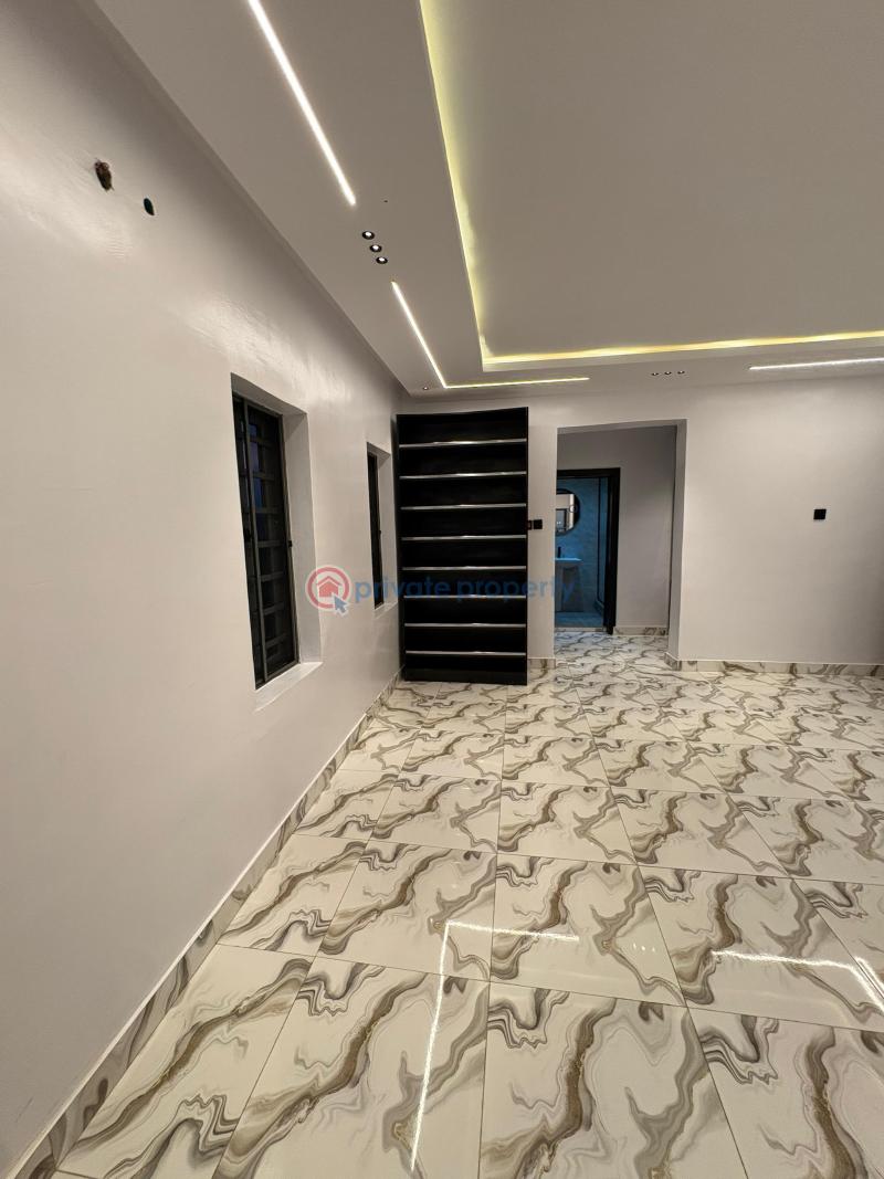 House For Sale Location: Emmanuel Estate, Off Nihort, Jericho Extension Ibadan Oyo - 11