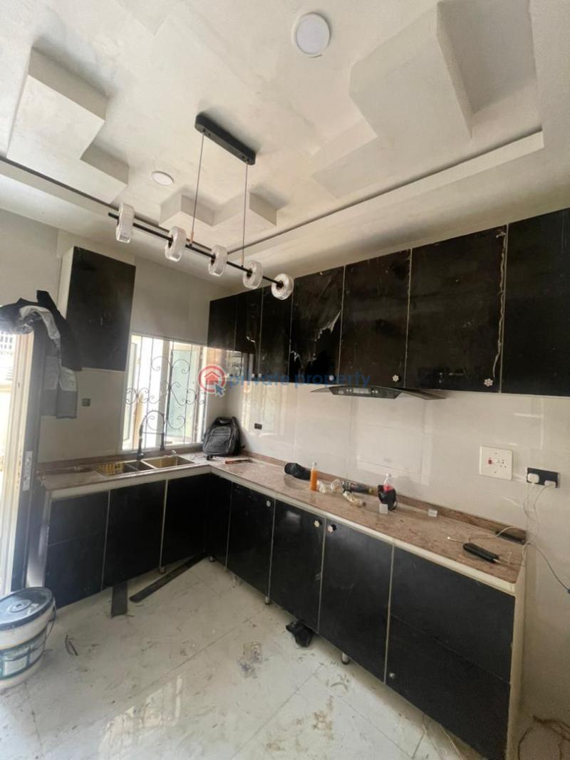 4 bedroom Detached Duplex For Sale Adebajo Street New Bodija Ibadan Oyo - 10