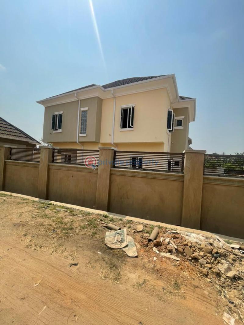 4 bedroom Detached Duplex For Sale Adebajo Street New Bodija Ibadan Oyo - 3