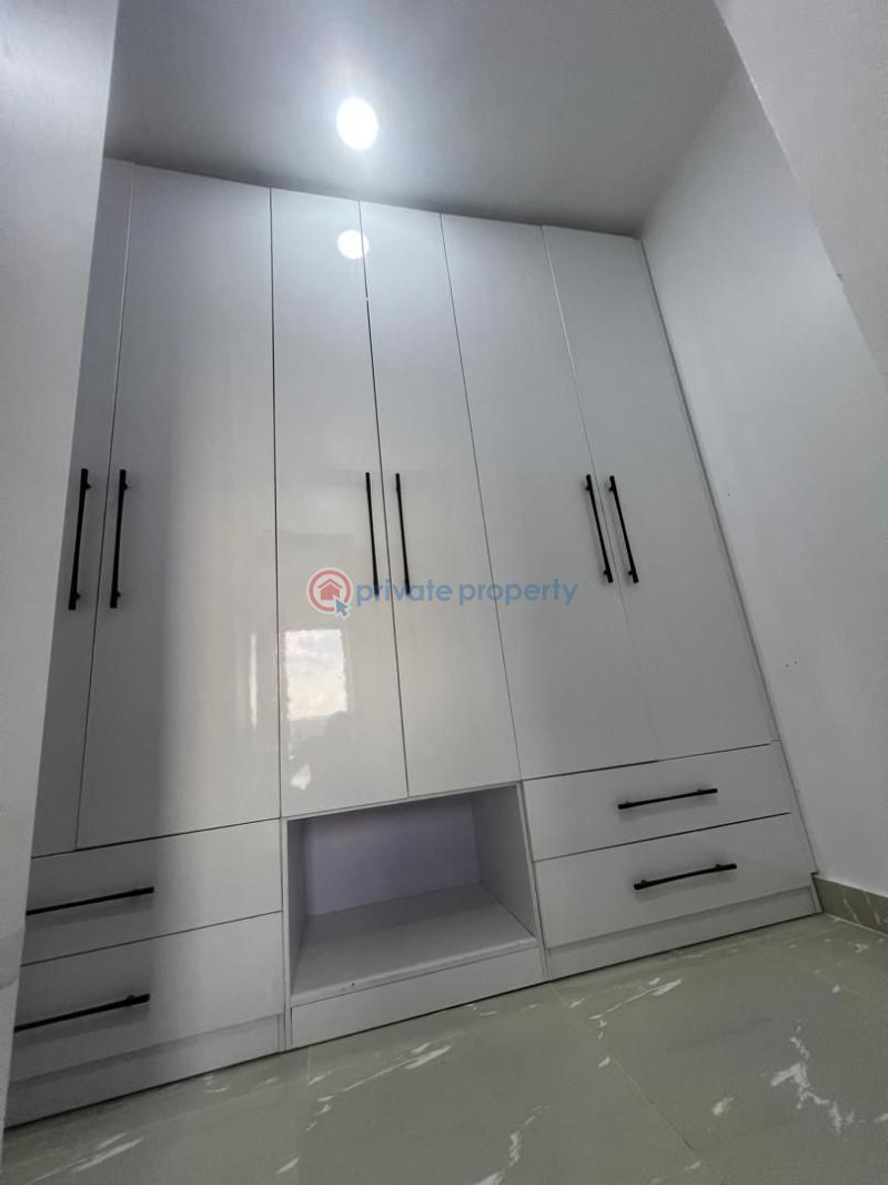 4 bedroom Duplex For Sale 20 Minutes To Airport. Alimosho Lagos - 17