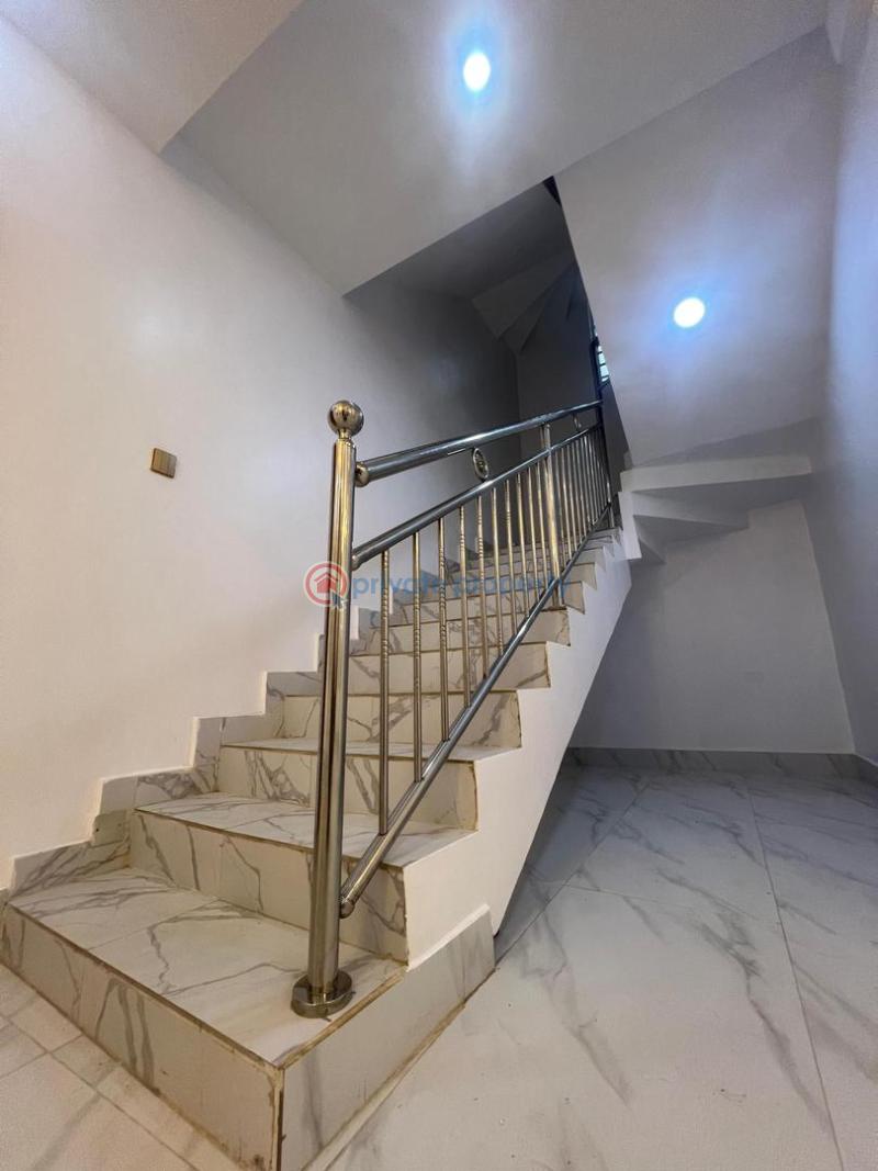 4 bedroom Duplex For Sale 20 Minutes To Airport. Alimosho Lagos - 11