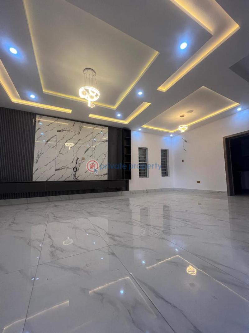 4 bedroom Duplex For Sale 20 Minutes To Airport. Alimosho Lagos - 1