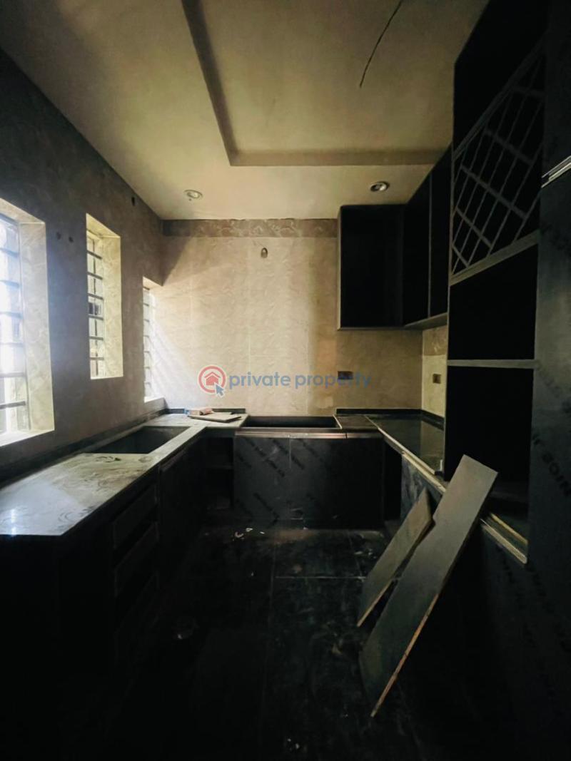 4 bedroom Detached Duplex For Sale Adebajo Street New Bodija Ibadan Oyo - 4