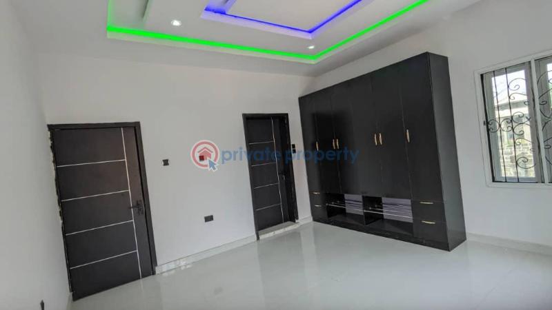 4 bedroom Detached Duplex For Sale Sunbeam Area New Bodija Ibadan Oyo - 2