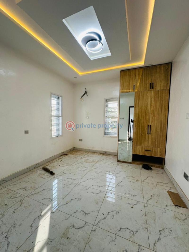 4 bedroom Detached Duplex For Sale Omole Phase 2 Ojodu Lagos - 9