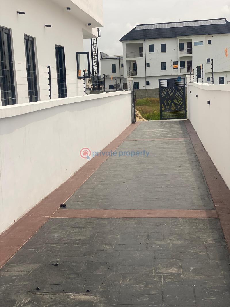 4 bedroom Detached Duplex For Sale Abraham Adesanya Lekki Scheme 2 Ajah Lagos - 5