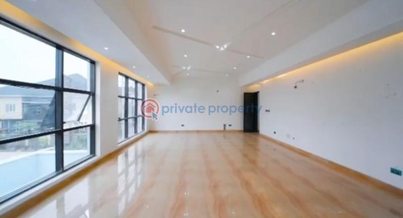 4 bedroom Maisonette For Sale Olaleye New Town Estate, Iponri Surulere Lagos - 3