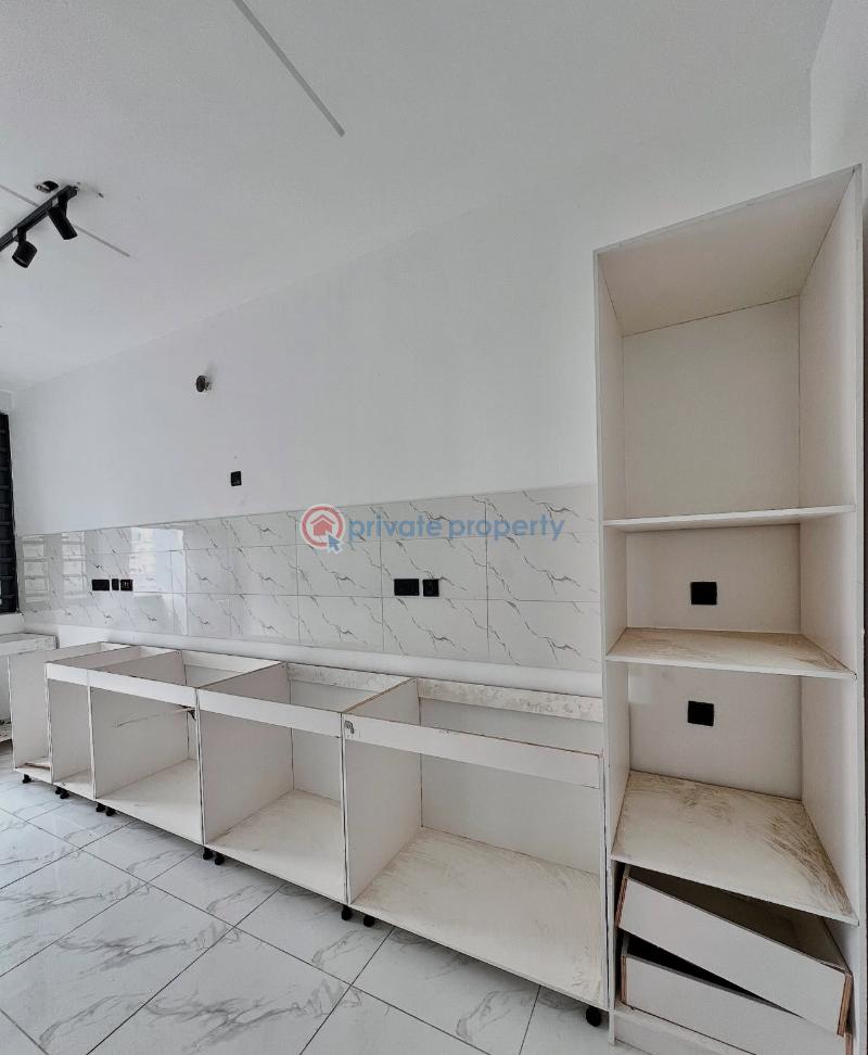 4 bedroom Maisonette For Sale Ologolo Lekki Lagos - 5
